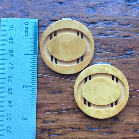 Bakelite Buckles - Picture 4 of 5
